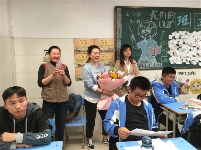 致敬夢(mèng)想引路人，高一年級(jí)在行動(dòng)(圖3)