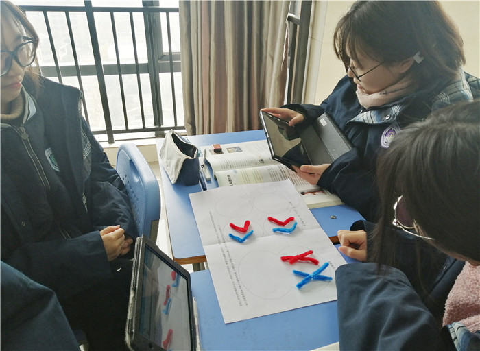 高二級(jí)部：同課異構(gòu)展風(fēng)采、教研活動(dòng)促成長(圖2)