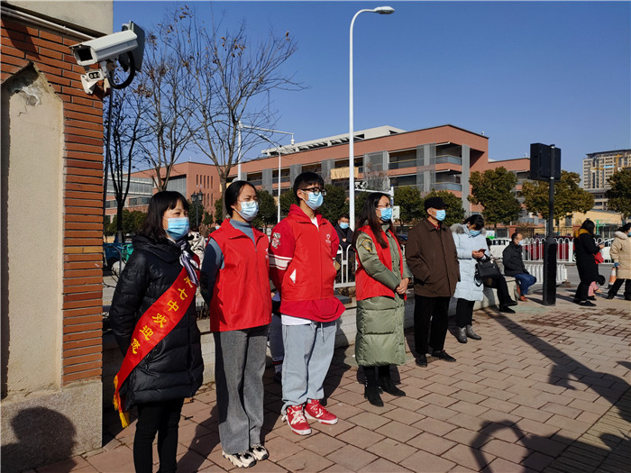 團(tuán)委:離校步履總匆忙，志愿服務(wù)暖心房(圖6)