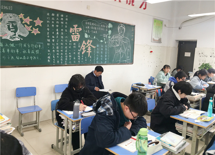 高二級部：推門聽課日日新，教研相長節(jié)節(jié)高(圖1)