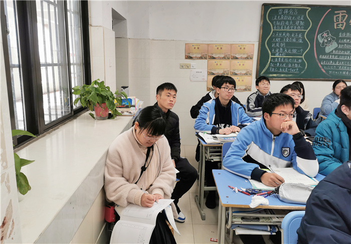 高二級部：推門聽課日日新，教研相長節(jié)節(jié)高(圖11)