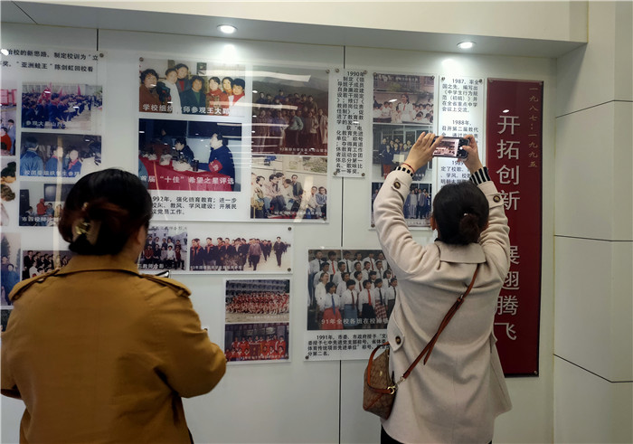 團委：參觀合肥七中校史館，薪火相傳合肥團史(圖2)