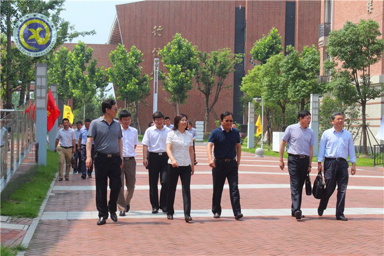 副市長吳春梅蒞臨七中檢查中考準備工作(圖1)