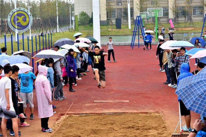 弘揚(yáng)運(yùn)動精神 彰顯青春風(fēng)采(圖18)