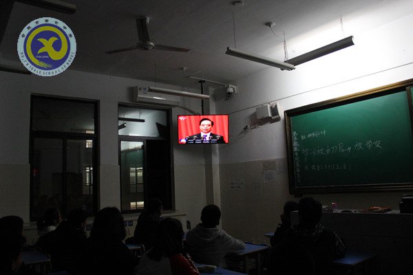 高度關(guān)注“兩會(huì)”，干部師生熱議(圖3)