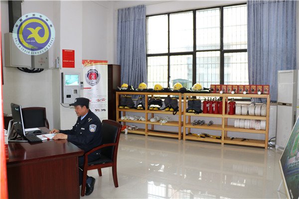 合肥七中全力推進微型消防站建設(圖2)