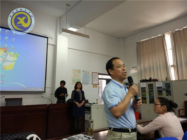 青年教師成長(zhǎng)的“呼”與“吸”(圖1)
