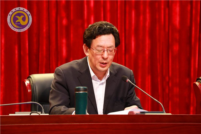 手執(zhí)奮進(jìn)之筆，譜寫師德風(fēng)采(圖2)