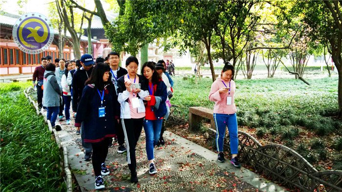 離時古寺西邊路，莘莘學(xué)子滿目中(圖2)