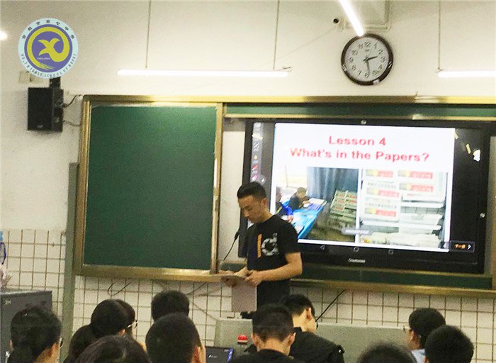 同課異構(gòu)呈現(xiàn)精彩課堂，教研教評促進專業(yè)成長(圖1)