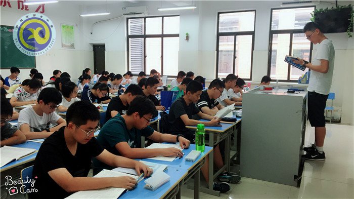 班班有書聲，人人愛誦讀(圖1)