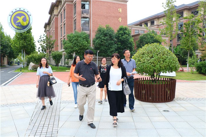 合肥七中迎接市局領(lǐng)導(dǎo)檢查開學(xué)工作(圖1)