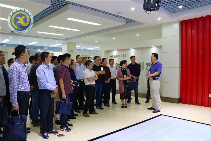 安徽省第51期高（完）中校長任職資格培訓班蒞臨我?？疾熘笇?圖2)
