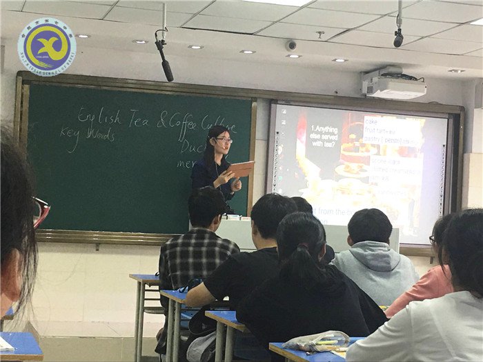 匯報(bào)課堂現(xiàn)曙光，青年教師鑄希望(圖1)