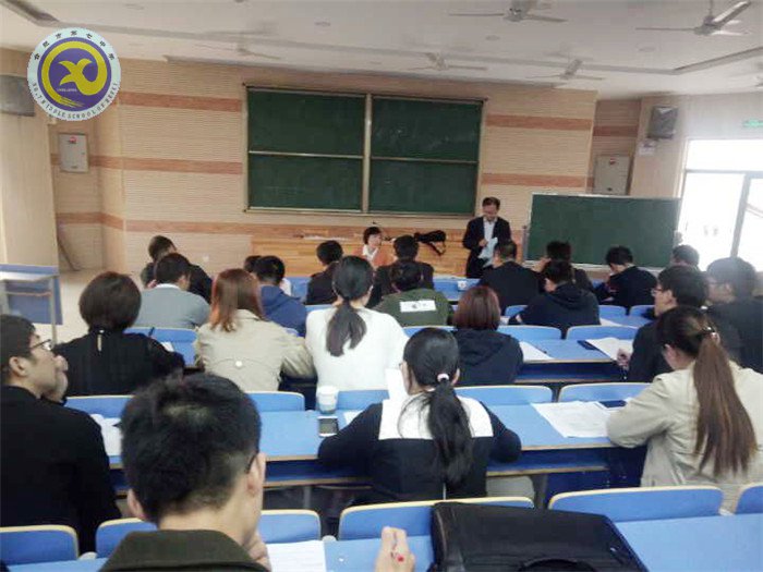 同課異構(gòu)共研討，青年教師展風(fēng)姿(圖14)