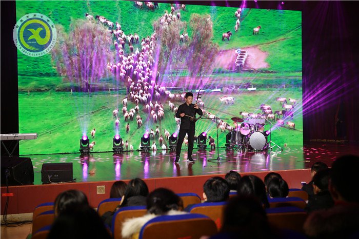 科技點(diǎn)夢想 文藝綴青春 芳華迎新年(圖11)