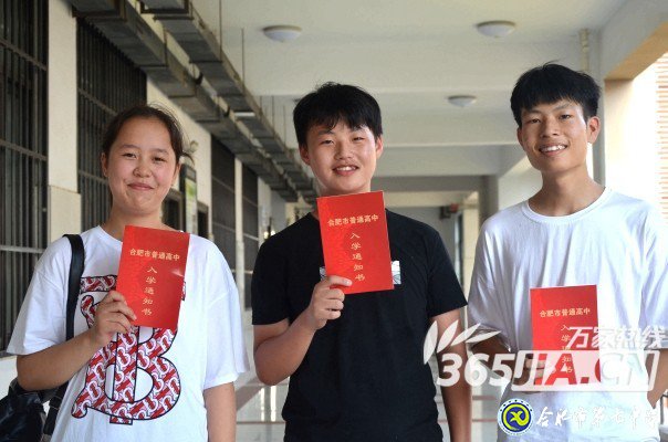 萬家教育：合肥七中迎來1600名新生報到 除了夸學校好看他們還說了啥(圖1)