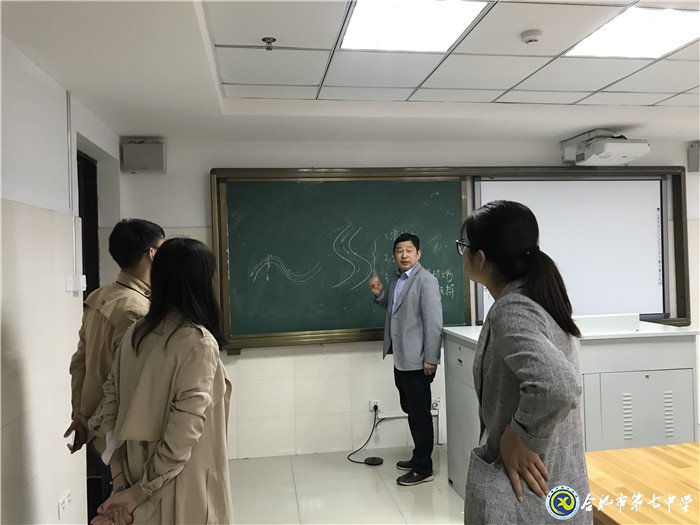 教學視導為引領(lǐng)，交流研討促提高(圖4)