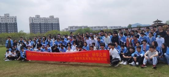 “莫倚高枝縱繁白，也須回首顧螳螂?！?圖2)