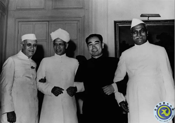 △1953年12月31日，周恩來(lái)接見(jiàn)印度政府代表團(tuán)。.jpg