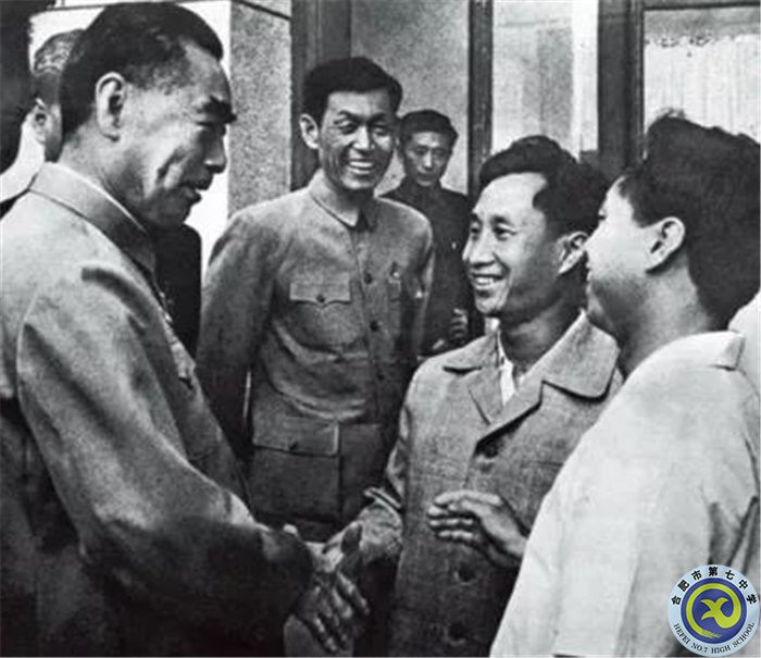 △1966年，周總理接見陳鏡開（右二）陳滿林兄弟.jpg