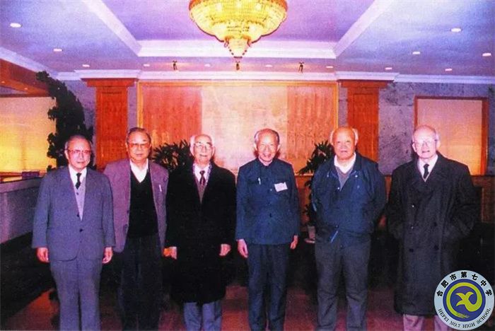 △1992年4月，科學(xué)家?guī)煵w、張維、侯祥麟、張光斗、王大珩、羅沛霖向黨中央、國務(wù)院報送《關(guān)于早日建立中國工程與技術(shù)科學(xué)院的建議》。圖左起：王大珩、張維、侯祥麟、張光斗、師昌緒、羅沛霖。.jpg