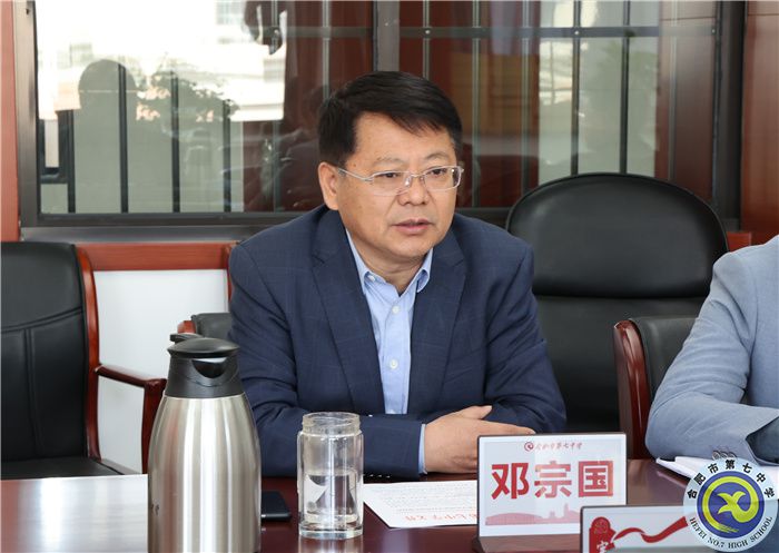 合肥市教育局黨委委員、副局長(zhǎng)胡光喜一行調(diào)研合肥七中(圖4)