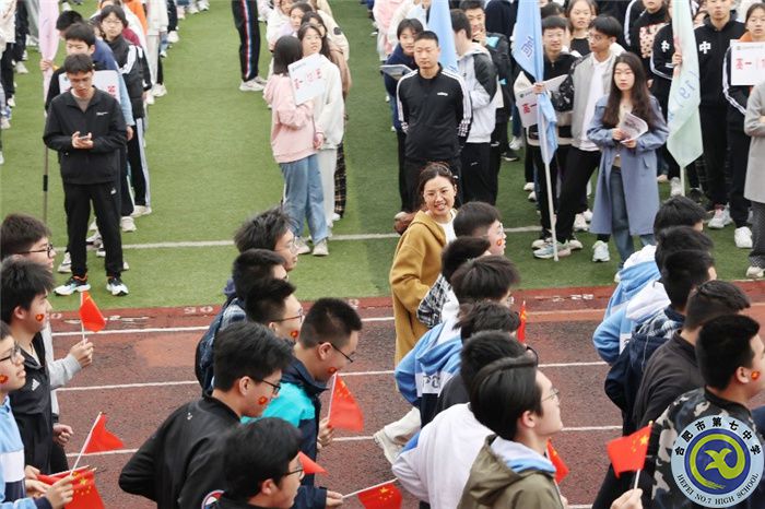 合肥七中第66屆運(yùn)動會高二（13）班剪影(圖1)