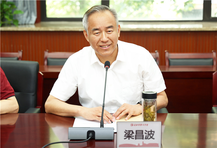 再獲高?！斑M(jìn)一步”認(rèn)可！安徽師范大學(xué)向合肥七中授牌“優(yōu)質(zhì)生源基地”(圖2)