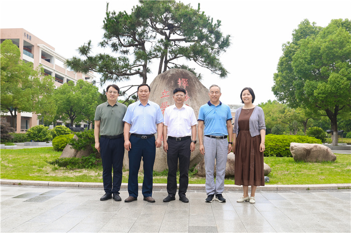 合肥一六八中學與合肥七中簽訂新時代育人方式改革合作交流框架協(xié)議(圖1)