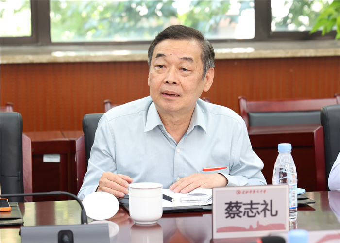 新加坡人工智能語(yǔ)言教育協(xié)會(huì)到訪合肥七中(圖4)