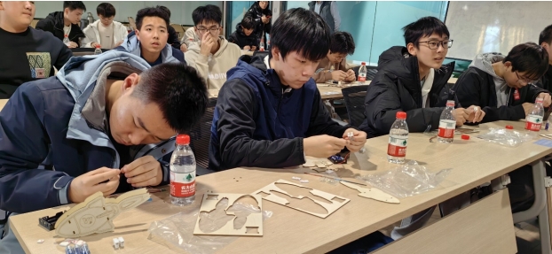 中安在線、合肥在線：合肥七中學(xué)子寒假社會(huì)實(shí)踐活動(dòng)超有AI(圖6)
