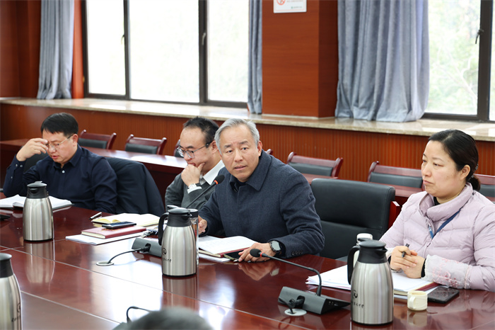 合肥七中黨委開展2025年度第二次中心組理論學(xué)習(xí)會議(圖3)