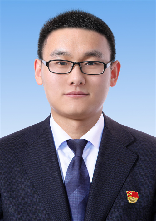 張啟發(fā) 高三級部副主任.jpg