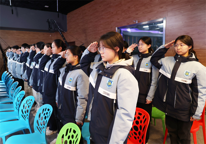 合肥七中舉行2024-2025學(xué)期第二學(xué)期第三次升旗儀式暨行為習(xí)慣養(yǎng)成教育月啟動儀式(圖3)