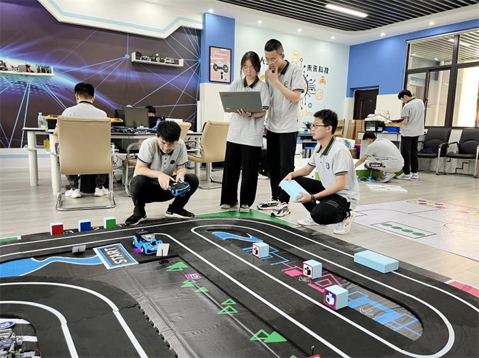 機(jī)器人課程.jpg