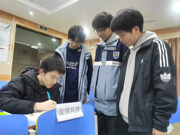 合肥七中 “螢窗共答” 點亮成長之路(圖2)
