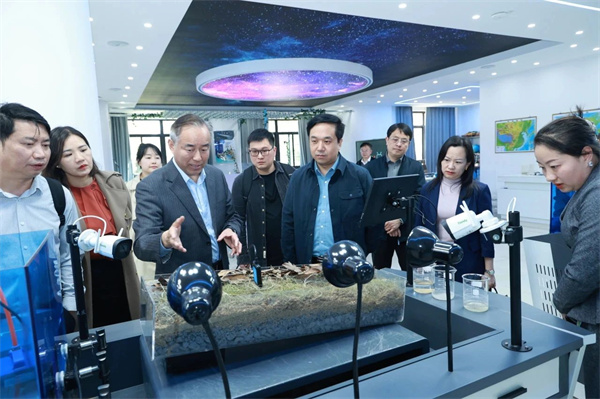 湖南省株洲市教育局考察團(tuán).jpg
