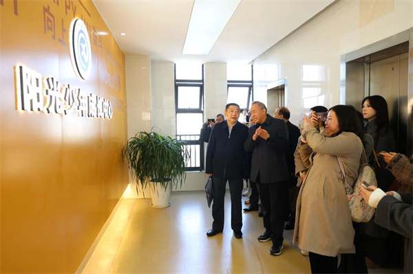 廣東省東莞市教育代表團(tuán).jpg